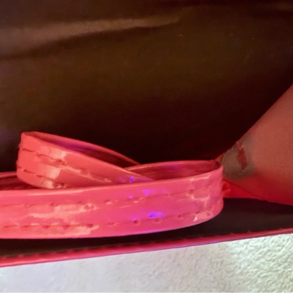 Hello Kitty Cutie Quilted Pink and White Crossbody Mini Bag 💕 - Picture 7 of 10